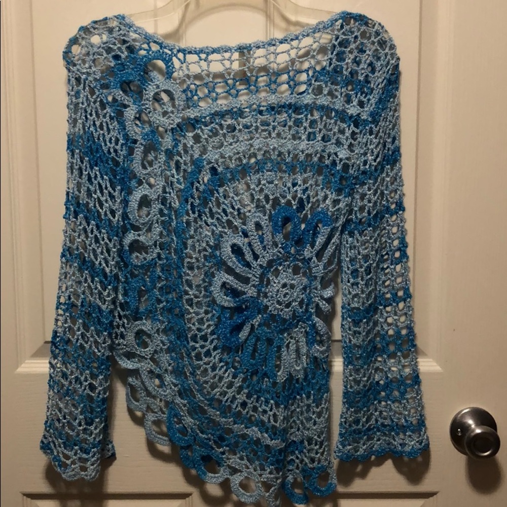 Top - Picture 2 of 4